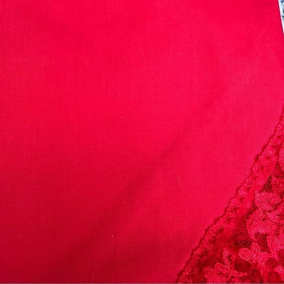 Sears Elegant Lace Tablecloth - Red - Picture 4 of 5